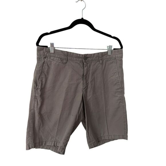 Gap Classic Khakis Men's Cargo Shorts Size 33 Gray Hiking Outdoors Summer Staple - Picture 1 of 6